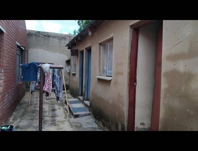 5 BEDROOM HOUSE FOR SALE IN MAOKENG